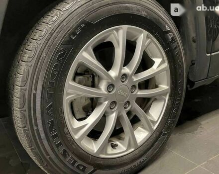 Джип Cherokee, об'ємом двигуна 3.2 л та пробігом 43 тис. км за 23300 $, фото 3 на Automoto.ua