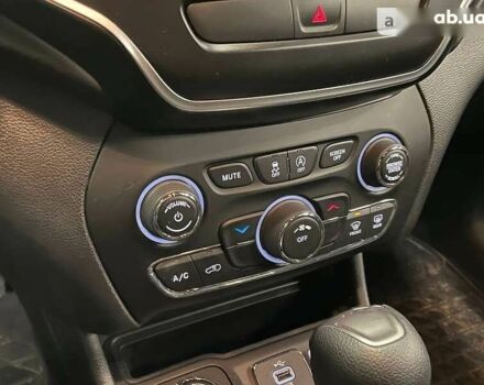 Джип Cherokee, об'ємом двигуна 3.2 л та пробігом 43 тис. км за 23300 $, фото 22 на Automoto.ua