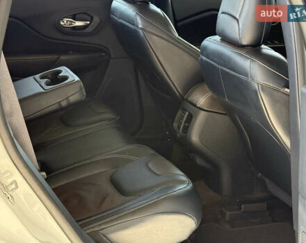 Джип Чероки, объемом двигателя 3.2 л и пробегом 135 тыс. км за 11500 $, фото 26 на Automoto.ua