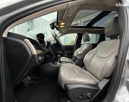 Джип Чероки 2014 в Киеве на Automoto.ua Джип Чероки, объемом двигателя 3.2 л и пробегом 157 тыс. км за 13300 $, фото 11 на Automoto.ua