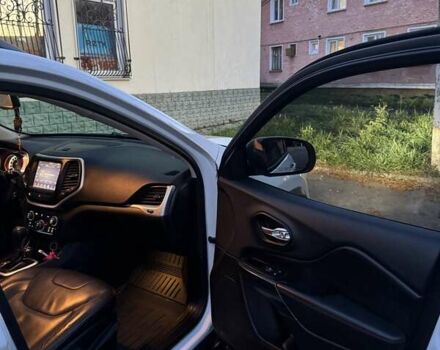 Джип Cherokee, об'ємом двигуна 3.24 л та пробігом 130 тис. км за 15000 $, фото 25 на Automoto.ua