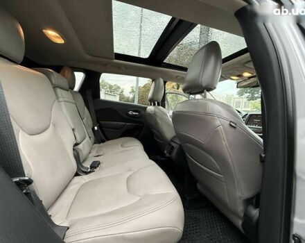 Джип Cherokee, об'ємом двигуна 3.2 л та пробігом 157 тис. км за 13900 $, фото 20 на Automoto.ua