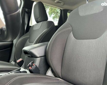 Джип Чероки, объемом двигателя 2.4 л и пробегом 165 тыс. км за 13500 $, фото 9 на Automoto.ua