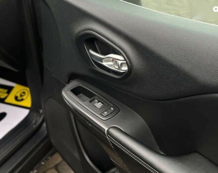 Джип Чероки, объемом двигателя 0 л и пробегом 243 тыс. км за 13500 $, фото 16 на Automoto.ua