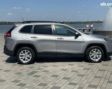 Джип Cherokee, об'ємом двигуна 2.4 л та пробігом 105 тис. км за 13000 $, фото 6 на Automoto.ua