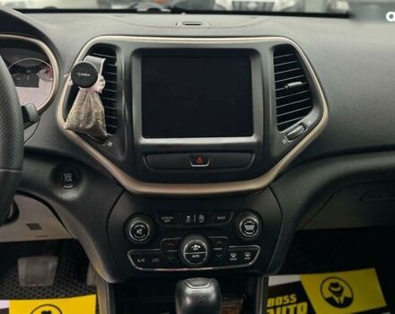 Джип Чероки, объемом двигателя 0 л и пробегом 243 тыс. км за 13500 $, фото 12 на Automoto.ua