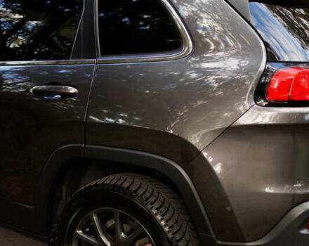 Джип Cherokee, об'ємом двигуна 2.36 л та пробігом 179 тис. км за 13700 $, фото 9 на Automoto.ua
