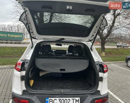 Джип Чероки, объемом двигателя 2.4 л и пробегом 160 тыс. км за 13500 $, фото 26 на Automoto.ua