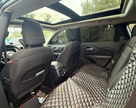 Джип Чероки, объемом двигателя 2.36 л и пробегом 220 тыс. км за 13000 $, фото 2 на Automoto.ua