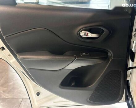 Джип Чероки, объемом двигателя 2.2 л и пробегом 127 тыс. км за 17900 $, фото 27 на Automoto.ua