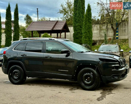 Джип Чероки, объемом двигателя 2.4 л и пробегом 215 тыс. км за 9000 $, фото 3 на Automoto.ua