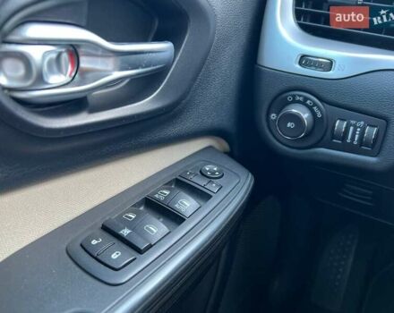 Джип Чероки, объемом двигателя 2.4 л и пробегом 180 тыс. км за 12500 $, фото 17 на Automoto.ua