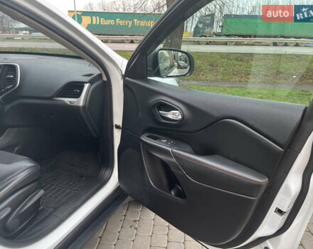 Джип Чероки, объемом двигателя 2.4 л и пробегом 160 тыс. км за 13500 $, фото 23 на Automoto.ua