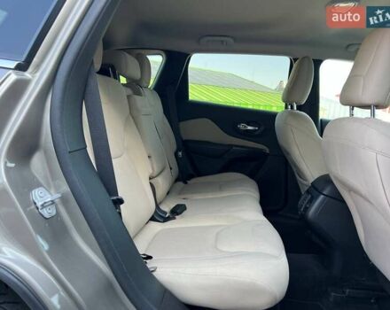 Джип Чероки, объемом двигателя 2.4 л и пробегом 180 тыс. км за 12500 $, фото 23 на Automoto.ua