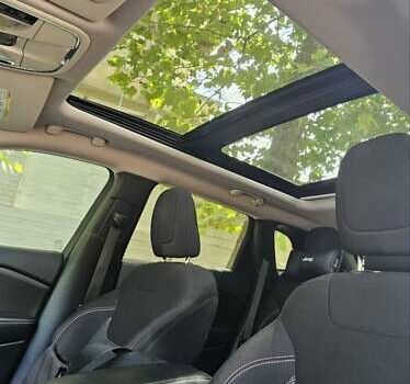 Джип Cherokee, об'ємом двигуна 3.24 л та пробігом 120 тис. км за 15700 $, фото 3 на Automoto.ua