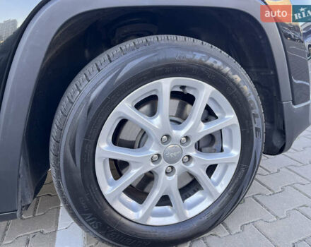 Джип Cherokee, об'ємом двигуна 2.36 л та пробігом 120 тис. км за 14000 $, фото 6 на Automoto.ua