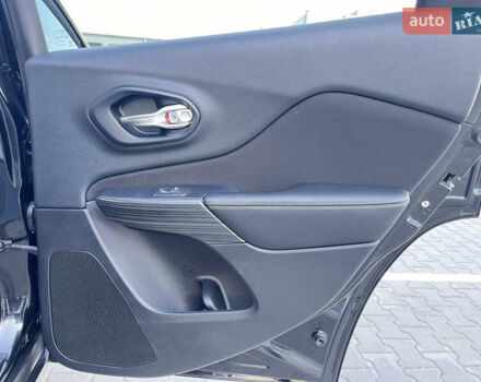 Джип Cherokee, об'ємом двигуна 2.36 л та пробігом 120 тис. км за 14000 $, фото 12 на Automoto.ua