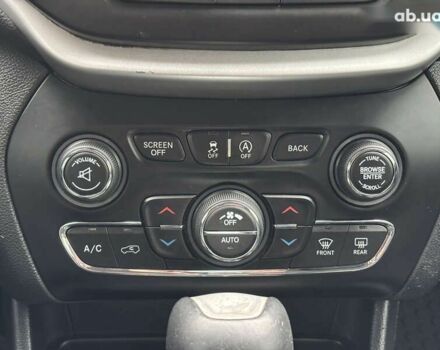 Джип Чероки, объемом двигателя 0 л и пробегом 106 тыс. км за 17000 $, фото 26 на Automoto.ua