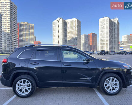 Джип Cherokee, об'ємом двигуна 2.36 л та пробігом 120 тис. км за 14000 $, фото 5 на Automoto.ua