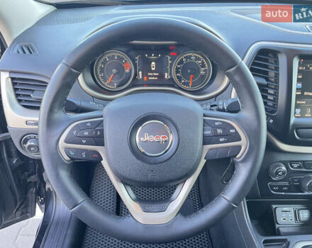 Джип Cherokee, об'ємом двигуна 2.36 л та пробігом 120 тис. км за 14000 $, фото 21 на Automoto.ua