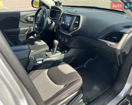 Джип Чероки, объемом двигателя 3.2 л и пробегом 109 тыс. км за 16700 $, фото 7 на Automoto.ua