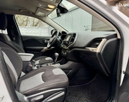 Джип Чероки, объемом двигателя 2.4 л и пробегом 183 тыс. км за 11999 $, фото 25 на Automoto.ua