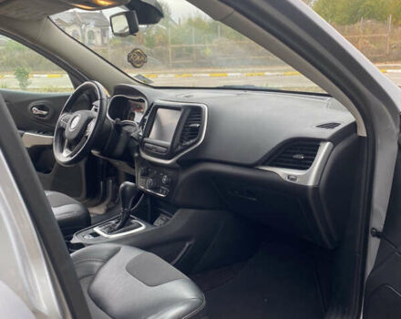 Джип Чероки, объемом двигателя 2.36 л и пробегом 134 тыс. км за 14700 $, фото 10 на Automoto.ua