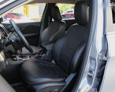 Джип Чероки, объемом двигателя 3.2 л и пробегом 157 тыс. км за 14000 $, фото 8 на Automoto.ua