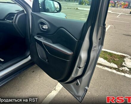 Джип Чероки, объемом двигателя 2 л и пробегом 132 тыс. км за 18500 $, фото 9 на Automoto.ua