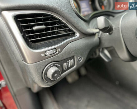 Джип Cherokee, об'ємом двигуна 2 л та пробігом 40 тис. км за 16600 $, фото 15 на Automoto.ua
