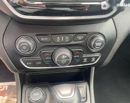 Джип Cherokee, об'ємом двигуна 3.2 л та пробігом 109 тис. км за 19500 $, фото 14 на Automoto.ua