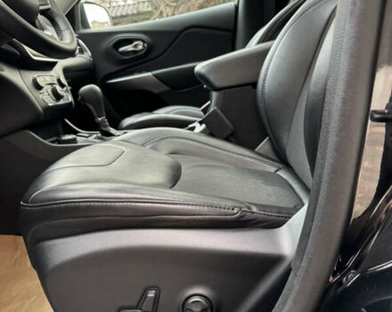 Джип Cherokee, об'ємом двигуна 2.4 л та пробігом 232 тис. км за 14200 $, фото 17 на Automoto.ua