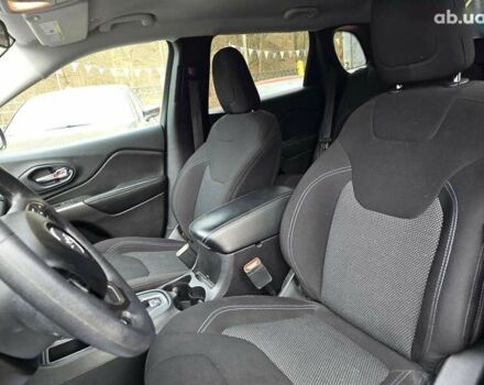 Джип Cherokee, об'ємом двигуна 2.4 л та пробігом 56 тис. км за 14500 $, фото 15 на Automoto.ua