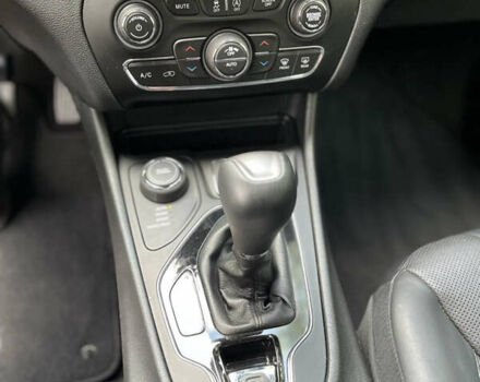 Джип Cherokee, об'ємом двигуна 2 л та пробігом 40 тис. км за 16600 $, фото 18 на Automoto.ua