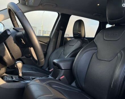 Джип Cherokee, об'ємом двигуна 2 л та пробігом 28 тис. км за 20690 $, фото 16 на Automoto.ua