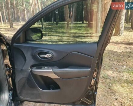 Джип Чероки, объемом двигателя 2 л и пробегом 95 тыс. км за 18000 $, фото 12 на Automoto.ua