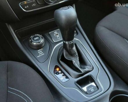 Джип Чероки, объемом двигателя 2.4 л и пробегом 44 тыс. км за 18500 $, фото 24 на Automoto.ua