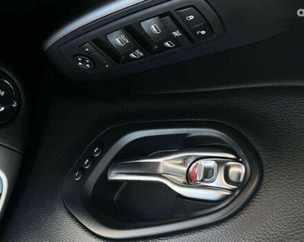 Джип Cherokee, об'ємом двигуна 2 л та пробігом 28 тис. км за 20690 $, фото 19 на Automoto.ua