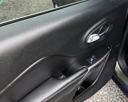 Джип Cherokee, об'ємом двигуна 2.4 л та пробігом 199 тис. км за 14000 $, фото 10 на Automoto.ua