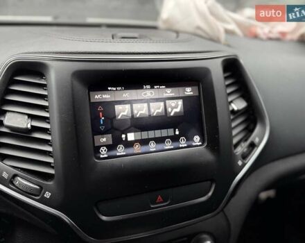 Джип Cherokee, об'ємом двигуна 2.36 л та пробігом 183 тис. км за 9999 $, фото 20 на Automoto.ua