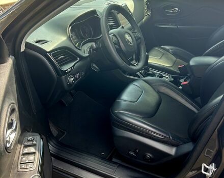 Джип Cherokee, об'ємом двигуна 2.4 л та пробігом 160 тис. км за 16500 $, фото 4 на Automoto.ua