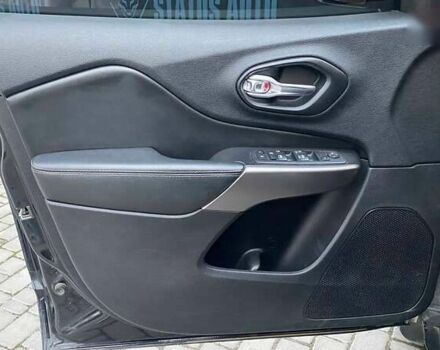 Джип Cherokee, об'ємом двигуна 0 л та пробігом 142 тис. км за 17000 $, фото 13 на Automoto.ua