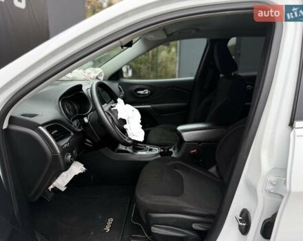 Джип Cherokee, об'ємом двигуна 2.36 л та пробігом 183 тис. км за 9999 $, фото 14 на Automoto.ua