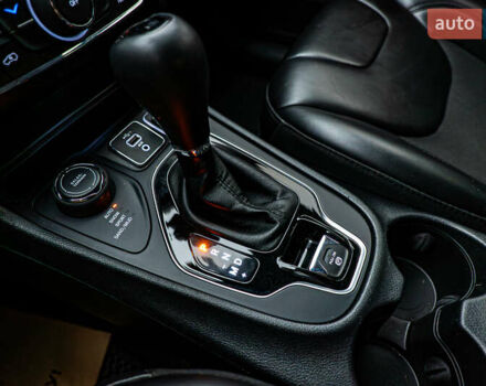 Джип Чероки, объемом двигателя 2.4 л и пробегом 114 тыс. км за 17339 $, фото 17 на Automoto.ua