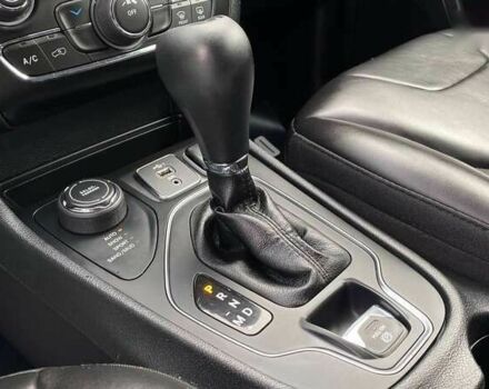 Джип Cherokee, об'ємом двигуна 3.2 л та пробігом 125 тис. км за 19000 $, фото 25 на Automoto.ua