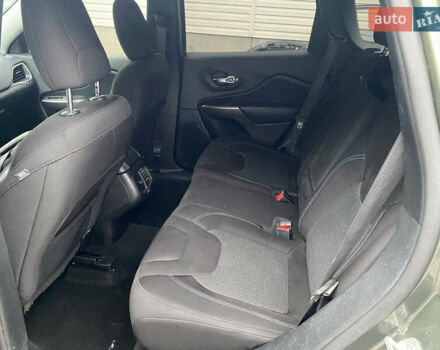 Джип Cherokee, об'ємом двигуна 2.4 л та пробігом 138 тис. км за 15000 $, фото 5 на Automoto.ua
