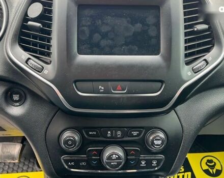 Джип Чероки, объемом двигателя 2.4 л и пробегом 16 тыс. км за 19400 $, фото 12 на Automoto.ua