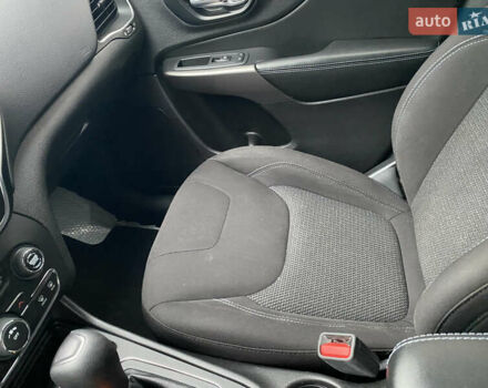 Джип Cherokee, об'ємом двигуна 2.4 л та пробігом 138 тис. км за 15000 $, фото 9 на Automoto.ua