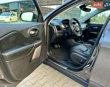 Джип Чероки, объемом двигателя 3.24 л и пробегом 159 тыс. км за 19300 $, фото 16 на Automoto.ua