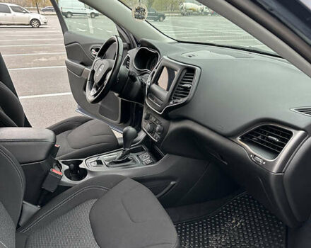 Джип Чероки, объемом двигателя 2.36 л и пробегом 80 тыс. км за 15300 $, фото 16 на Automoto.ua